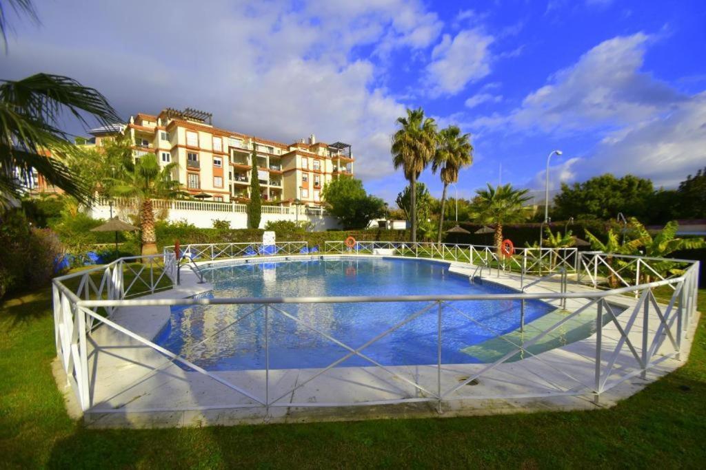 2Bdr Sunny Apartment With Pool And Private Parking In בנאלמדנה מראה חיצוני תמונה
