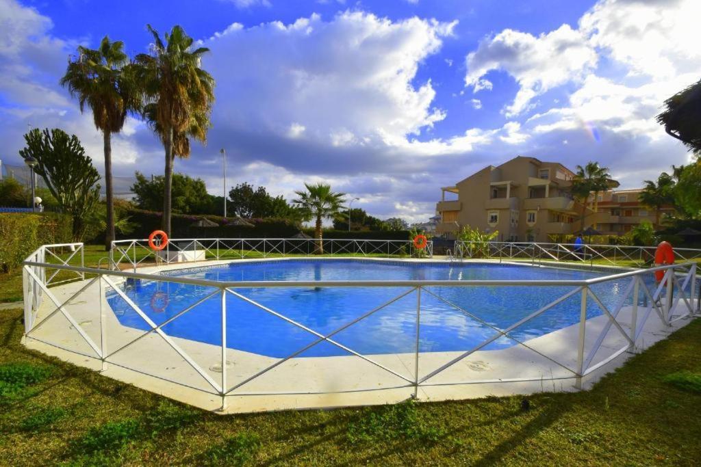 2Bdr Sunny Apartment With Pool And Private Parking In בנאלמדנה מראה חיצוני תמונה